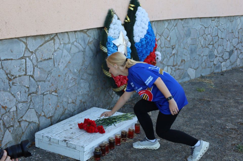 "От Победы к Победе": сотрудники МЧС России пробежали символическую дистанцию "От Победы к Победе": сотрудники МЧС России пробежали символическую дистанцию