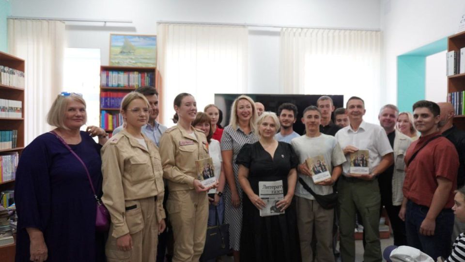 Презентация книги «Люди Херсонщины — гордость России» прошла в Геническе Презентация книги «Люди Херсонщины — гордость России» прошла в Геническе
