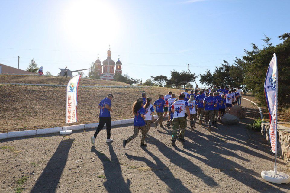 "От Победы к Победе": сотрудники МЧС России пробежали символическую дистанцию "От Победы к Победе": сотрудники МЧС России пробежали символическую дистанцию