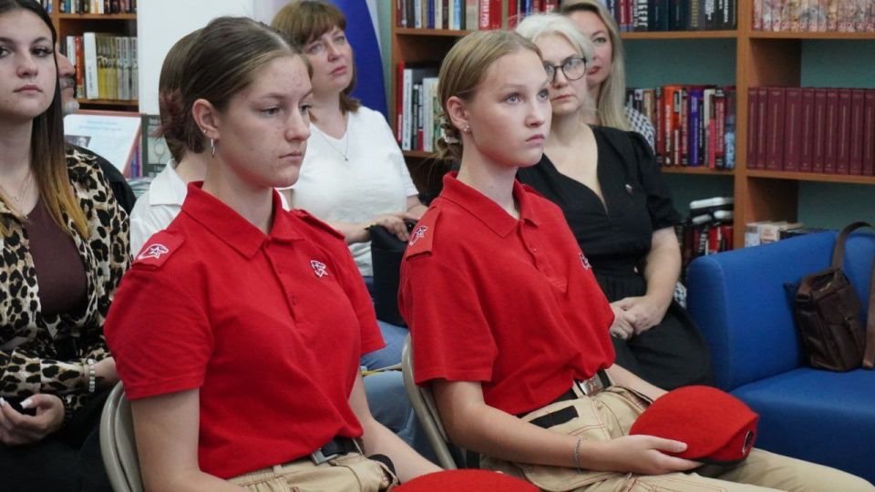 Презентация книги «Люди Херсонщины — гордость России» прошла в Геническе Презентация книги «Люди Херсонщины — гордость России» прошла в Геническе