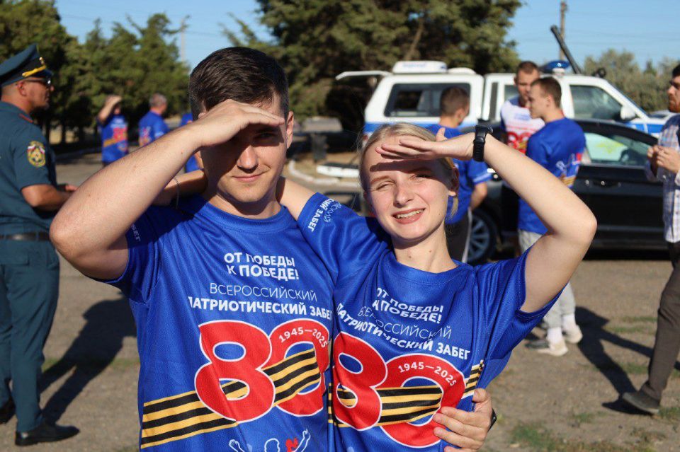 "От Победы к Победе": сотрудники МЧС России пробежали символическую дистанцию "От Победы к Победе": сотрудники МЧС России пробежали символическую дистанцию