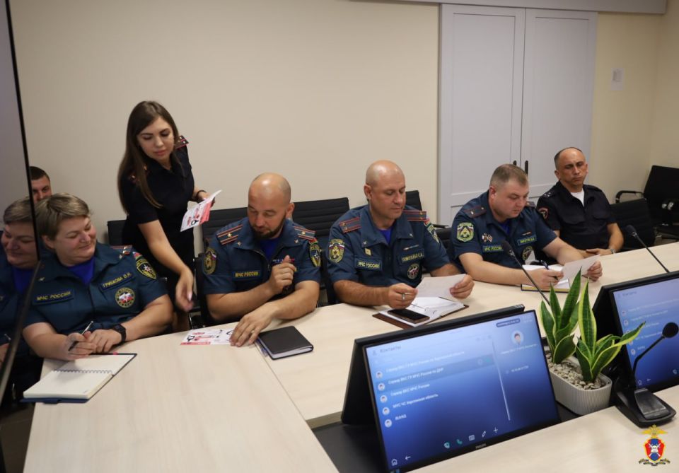 В Херсонской области сотрудники Управления Госавтоинспекции провели занятие по соблюдению транспортной дисциплины В Херсонской области сотрудники Управления Госавтоинспекции провели занятие по соблюдению транспортной дисциплины