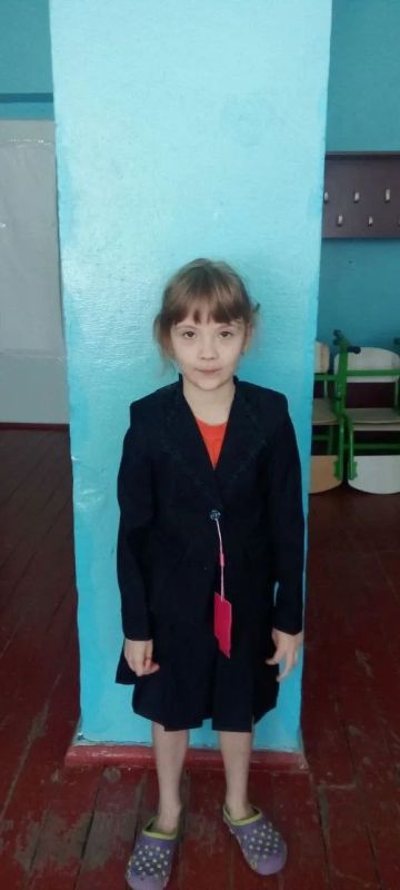 Младшеклассникам Чернянской прифронтовой школы передали новую школьную форму Младшеклассникам Чернянской прифронтовой школы передали новую школьную форму