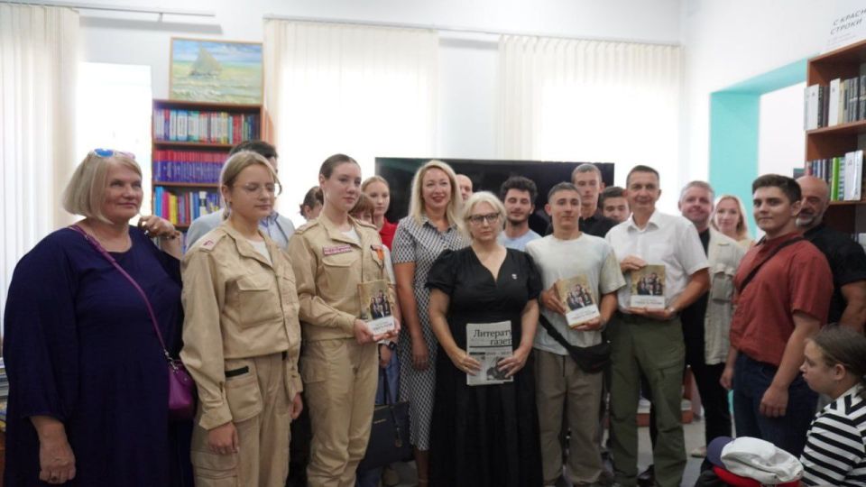 Презентация книги «Люди Херсонщины — гордость России» прошла в Геническе Презентация книги «Люди Херсонщины — гордость России» прошла в Геническе