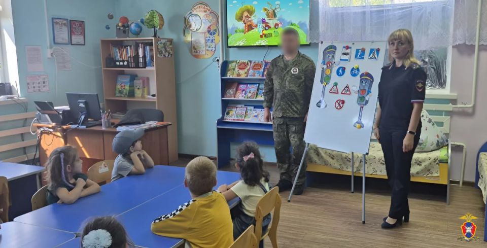 В Херсонской области сотрудники Госавтоинспекции провели профилактическое мероприятие для воспитанников детского сада В Херсонской области сотрудники Госавтоинспекции провели профилактическое мероприятие для воспитанников детского сада