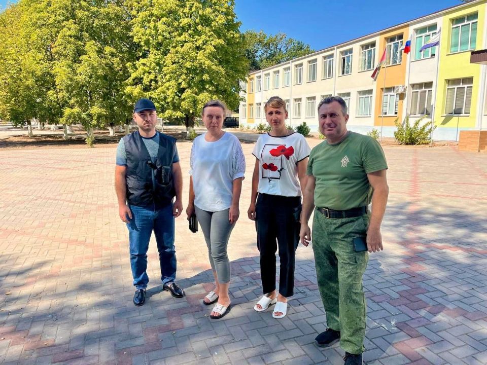 Офицеры СУ СК России по Херсонской области продолжают участвовать в мероприятиях, приуроченных ко Дню знаний Офицеры СУ СК России по Херсонской области продолжают участвовать в мероприятиях, приуроченных ко Дню знаний