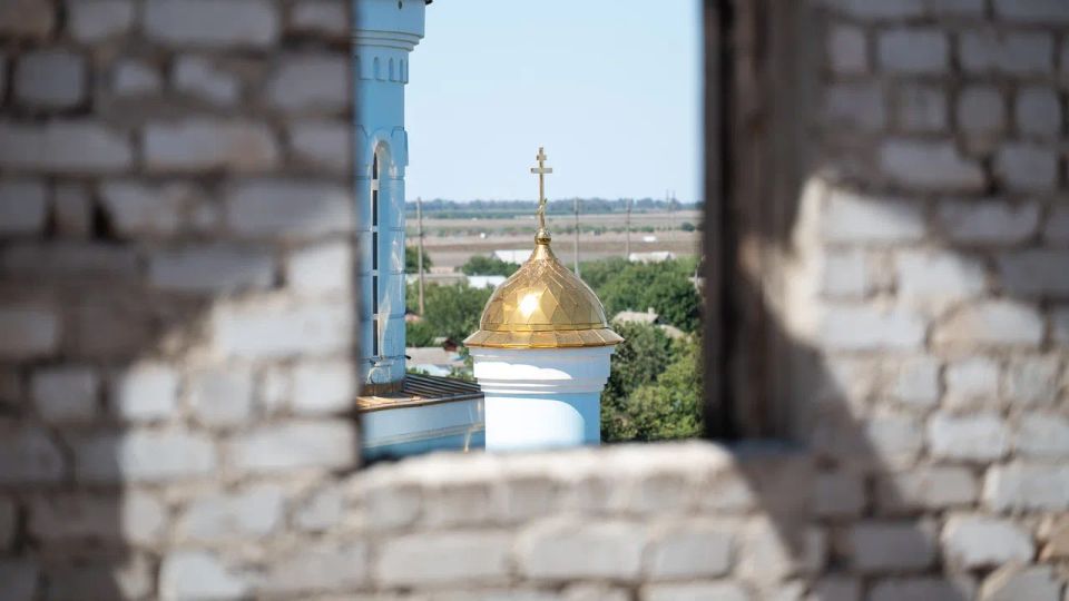 Владимир Сальдо: Херсонщина обновляется!. В Новоалексеевке строители ремонтируют крыши многоквартирных домов — и в ближайшую неделю они будут готовы Владимир Сальдо: Херсонщина обновляется!. В Новоалексеевке строители ремонтируют крыши многоквартирных домов — и в ближайшую неделю они будут готовы