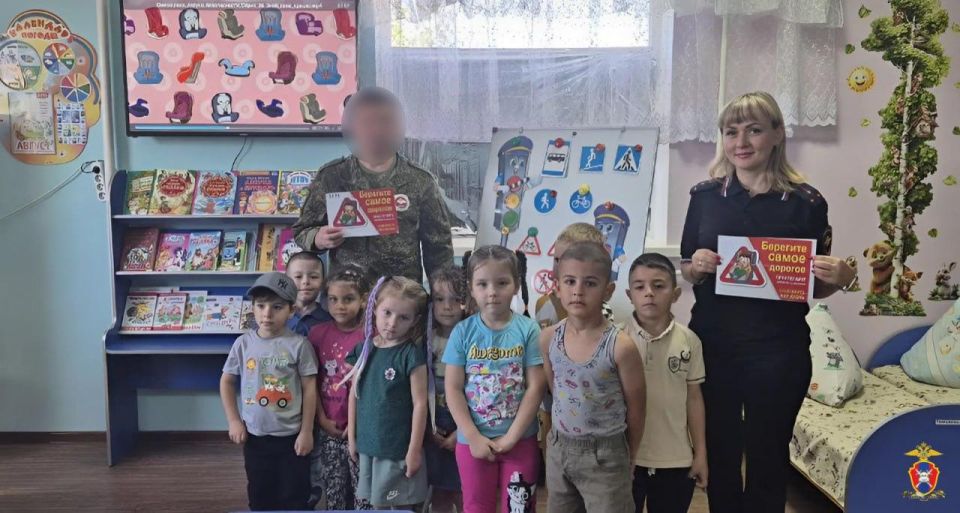 В Херсонской области сотрудники Госавтоинспекции провели профилактическое мероприятие для воспитанников детского сада В Херсонской области сотрудники Госавтоинспекции провели профилактическое мероприятие для воспитанников детского сада