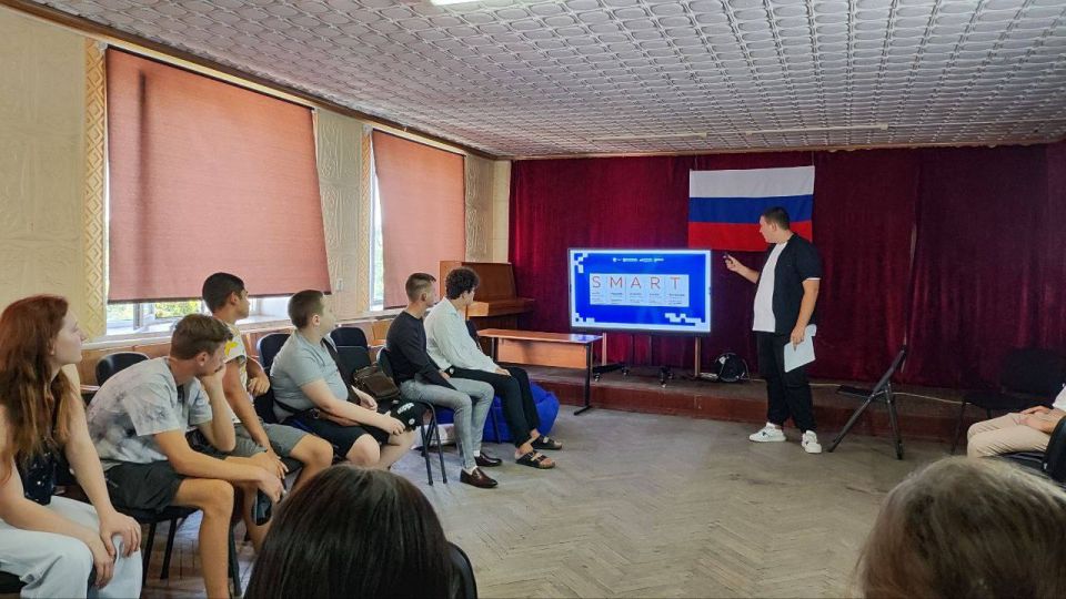 Министерство молодёжной политики продолжает серию встреч с молодёжью в округах Министерство молодёжной политики продолжает серию встреч с молодёжью в округах
