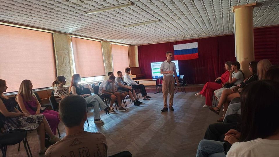 Министерство молодёжной политики продолжает серию встреч с молодёжью в округах Министерство молодёжной политики продолжает серию встреч с молодёжью в округах