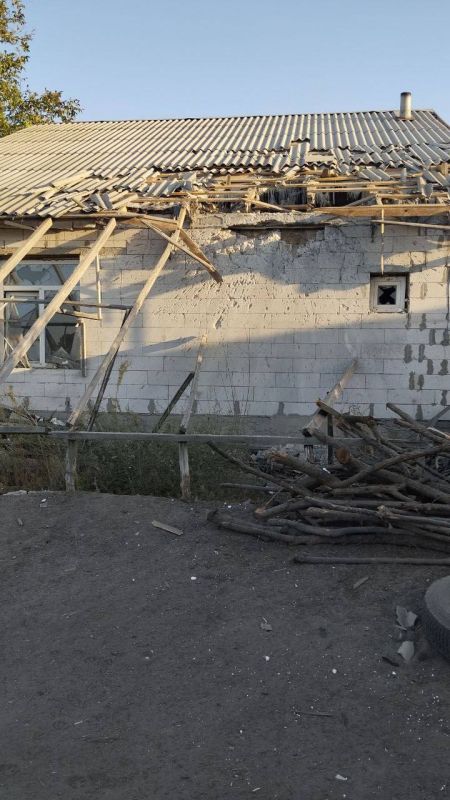За сутки ВСУ нанесли удары по центру выдачи гуманитарной помощи, АЗС и жилым домам Алешкинского округа, заявил Родион Мирошник За сутки ВСУ нанесли удары по центру выдачи гуманитарной помощи, АЗС и жилым домам Алешкинского округа, заявил Родион Мирошник