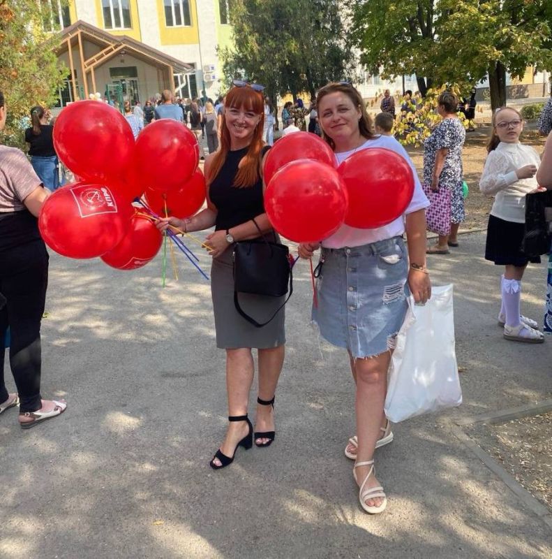 Коммунисты Херсонской области поздравили детей с Днём знаний Коммунисты Херсонской области поздравили детей с Днём знаний
