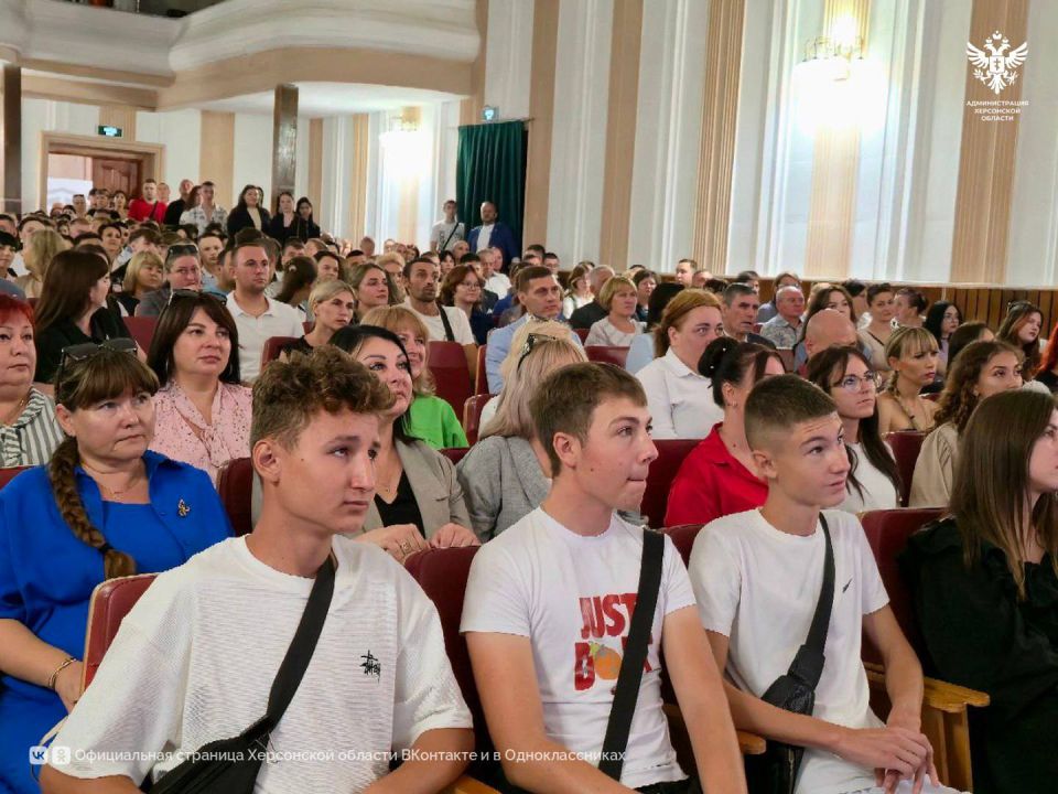 ХТУ отметил День знаний. В Херсонском техническом университете прошла торжественная линейка, посвященная Дню знаний ХТУ отметил День знаний. В Херсонском техническом университете прошла торжественная линейка, посвященная Дню знаний