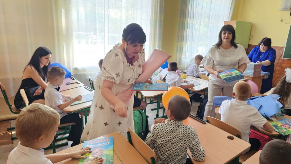 Энвер Абдураимов: День знаний в Каланчакской школе №1 Энвер Абдураимов: День знаний в Каланчакской школе №1