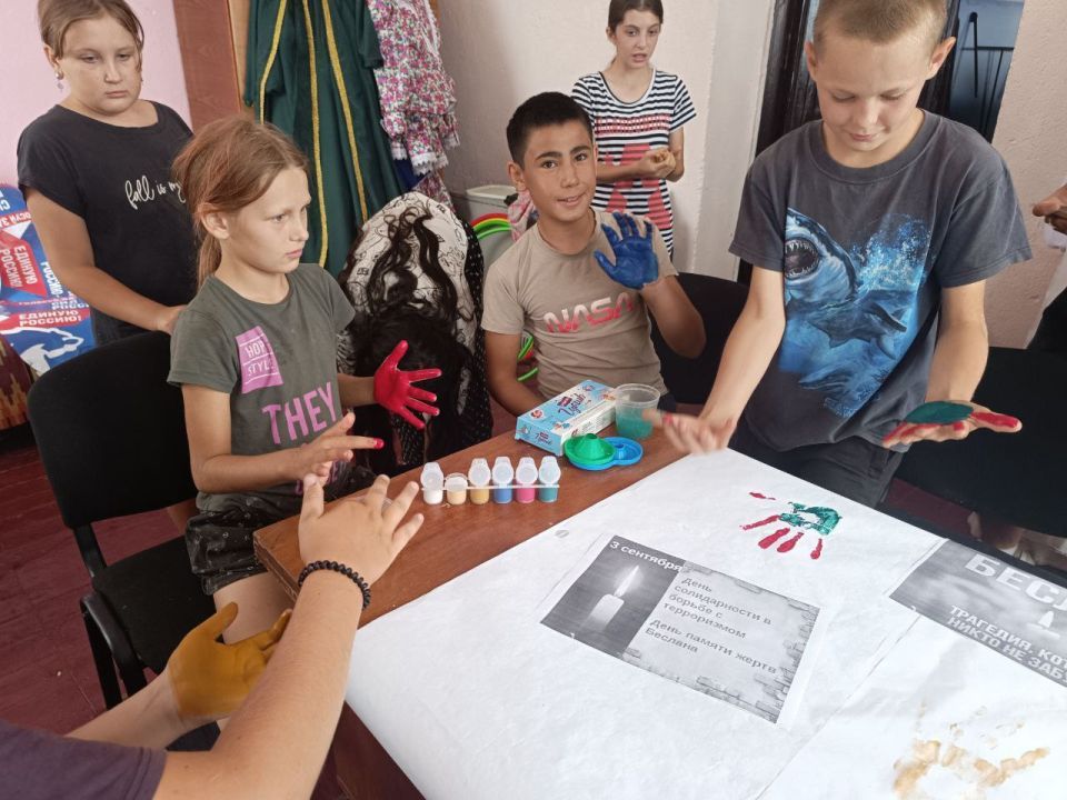 В Вольновском Доме культуры состоялись памятные мероприятия, посвящённые Дню солидарности в борьбе с терроризмом и Дню памяти жертв трагедии в Беслане В Вольновском Доме культуры состоялись памятные мероприятия, посвящённые Дню солидарности в борьбе с терроризмом и Дню памяти жертв трагедии в Беслане