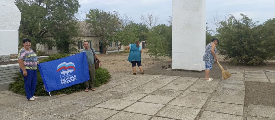 В рамках партийного проекта «Историческая память» «Единой России» секретари первичных отделений совместно с активистами Новотроицкого округа поддержали акцию, приуроченную ко Дню окончания Второй мировой войны — 3 сентября В рамках партийного проекта «Историческая память» «Единой России» секретари первичных отделений совместно с активистами Новотроицкого округа поддержали акцию, приуроченную ко Дню окончания Второй мировой войны — 3 сентября