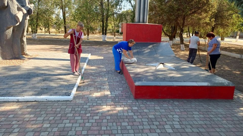 В рамках партийного проекта «Историческая память» «Единой России» секретари первичных отделений совместно с активистами Новотроицкого округа поддержали акцию, приуроченную ко Дню окончания Второй мировой войны — 3 сентября В рамках партийного проекта «Историческая память» «Единой России» секретари первичных отделений совместно с активистами Новотроицкого округа поддержали акцию, приуроченную ко Дню окончания Второй мировой войны — 3 сентября