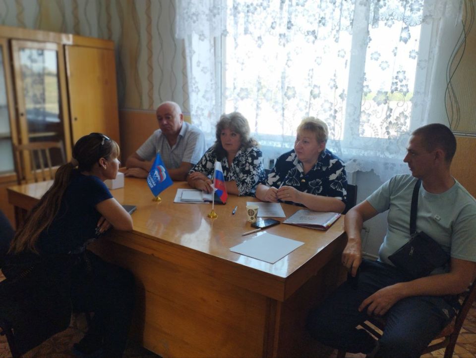 Надежда Бабешко: Сегодня в селе Дружбовка прошёл второй день личного приёма граждан депутатами Ивановского муниципального округа от партии «Единая Россия» Надежда Бабешко: Сегодня в селе Дружбовка прошёл второй день личного приёма граждан депутатами Ивановского муниципального округа от партии «Единая Россия»