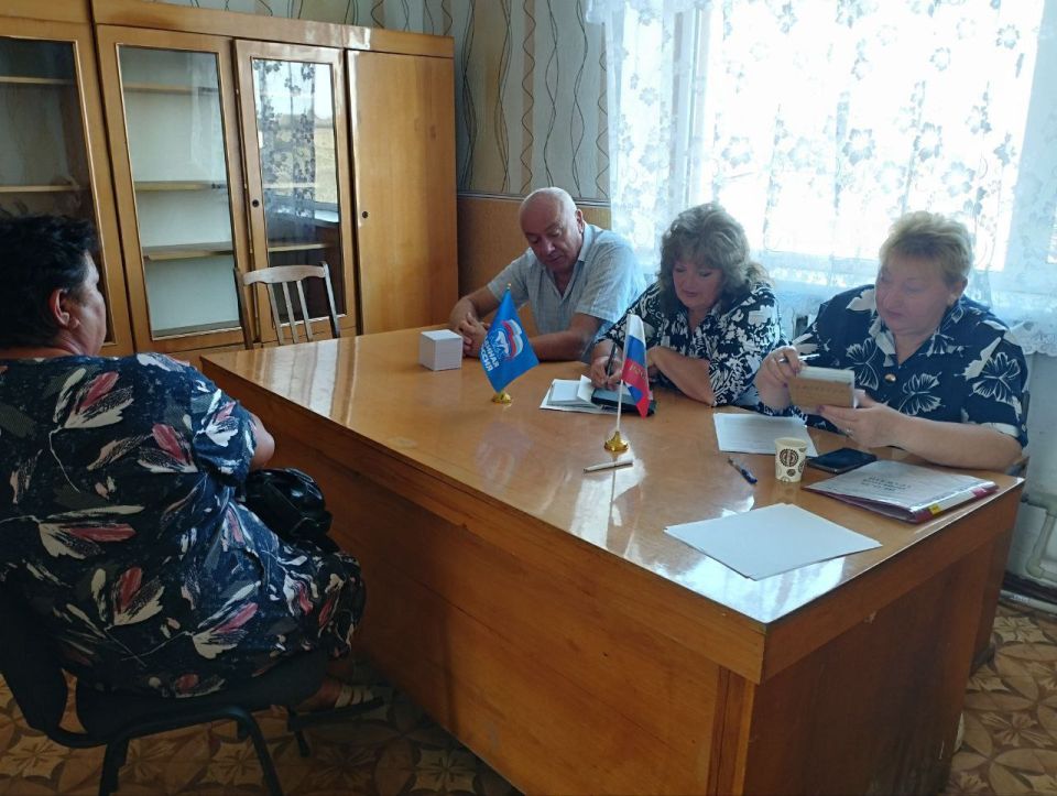 Надежда Бабешко: Сегодня в селе Дружбовка прошёл второй день личного приёма граждан депутатами Ивановского муниципального округа от партии «Единая Россия» Надежда Бабешко: Сегодня в селе Дружбовка прошёл второй день личного приёма граждан депутатами Ивановского муниципального округа от партии «Единая Россия»