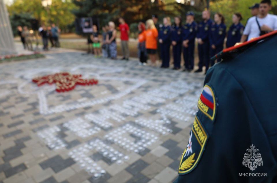 Сотрудники МЧС России почтили память жертв Бесланской трагедии Сотрудники МЧС России почтили память жертв Бесланской трагедии