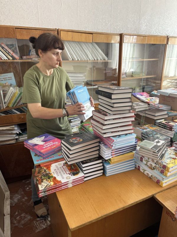 В Нижнесерогозскую центральную библиотечную систему поступила новая коллекция литературы в количестве 2750 экземпляров В Нижнесерогозскую центральную библиотечную систему поступила новая коллекция литературы в количестве 2750 экземпляров