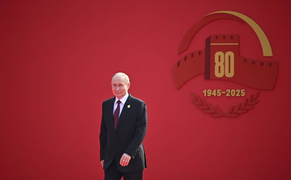 Перед началом военного парада главы иностранных делегаций сфотографировались на память Перед началом военного парада главы иностранных делегаций сфотографировались на память