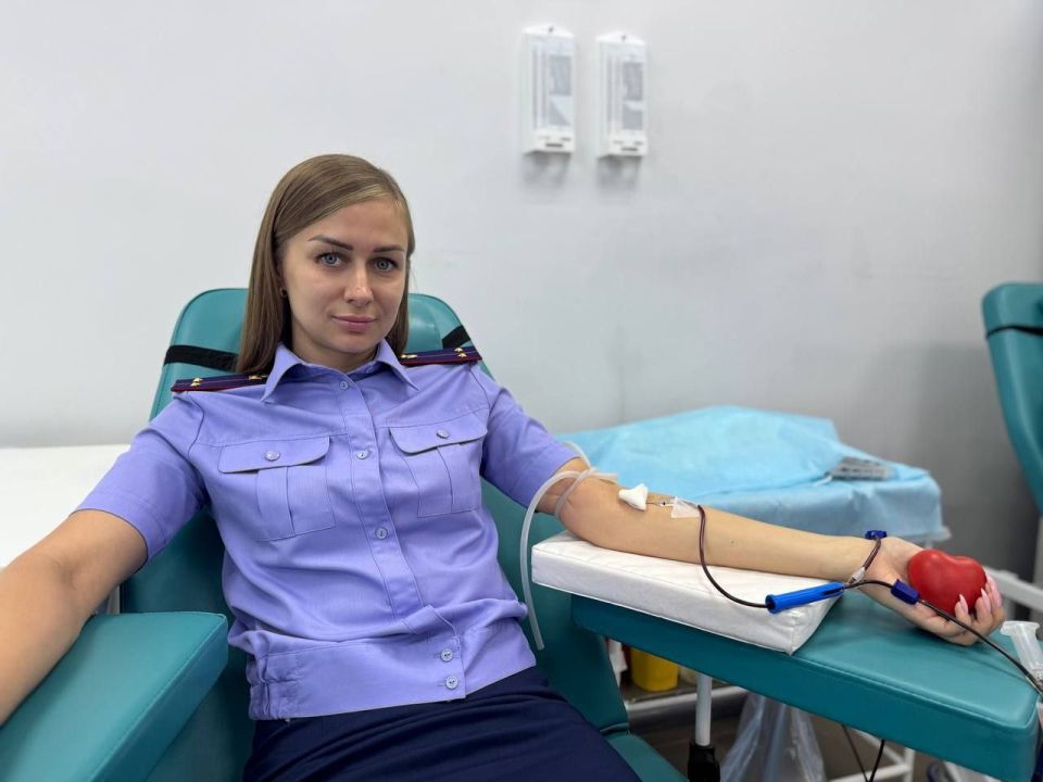 Офицеры СУ СК России по Херсонской области приняли участие в сдаче донорской крови