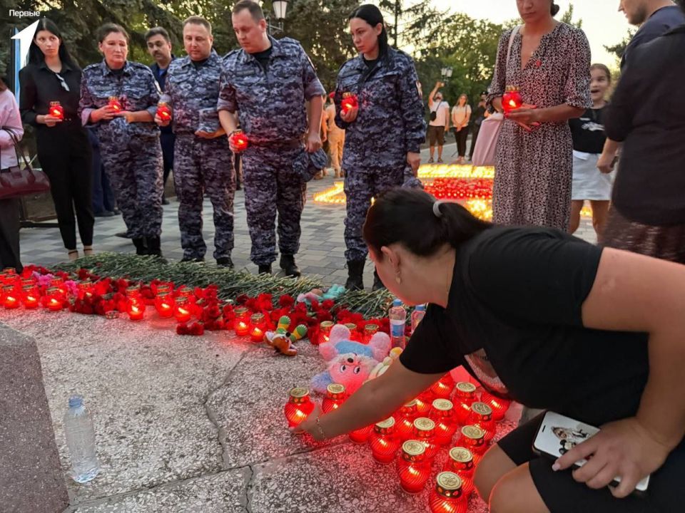Первые приняли участие в акции «Свеча памяти» Первые приняли участие в акции «Свеча памяти»