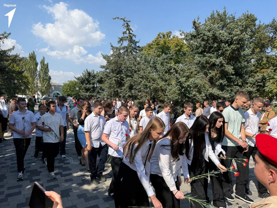 Первые Генического округа почтили память жертв Беслана Первые Генического округа почтили память жертв Беслана