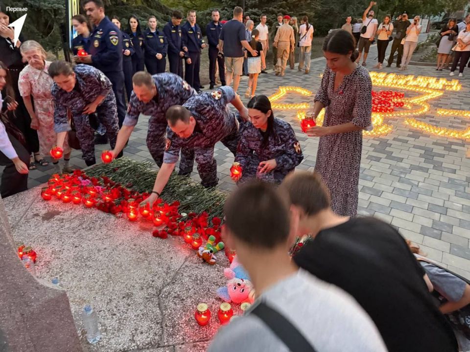 Первые приняли участие в акции «Свеча памяти» Первые приняли участие в акции «Свеча памяти»