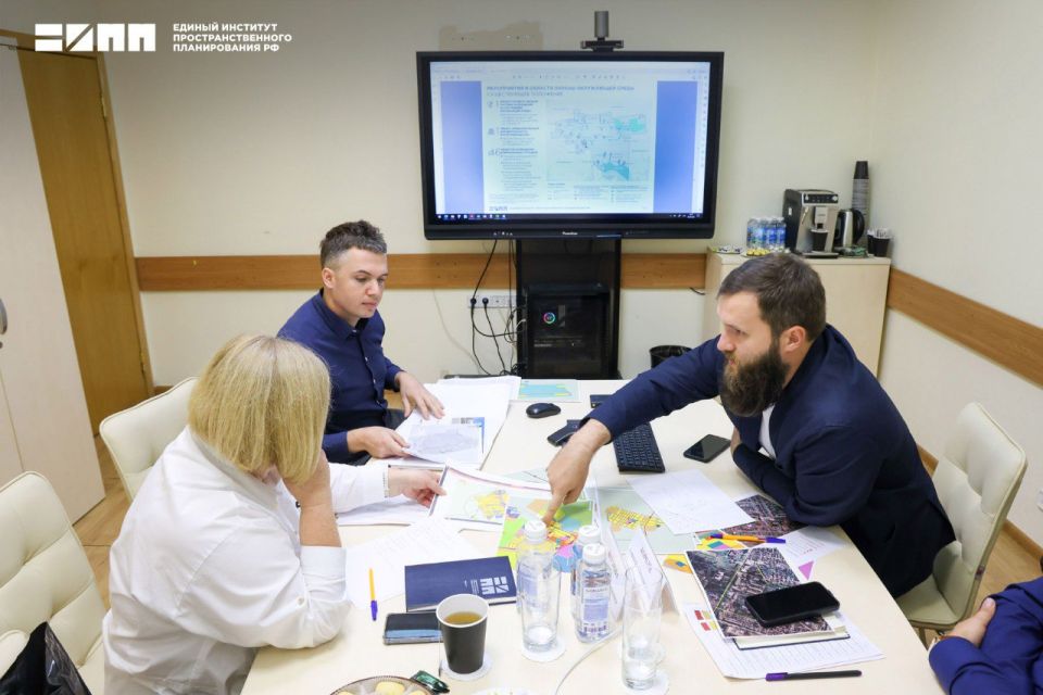 В Чаплинском муниципальном округе Херсонской области появятся индустриальный парк, логистический хаб и новые жилые кварталы В Чаплинском муниципальном округе Херсонской области появятся индустриальный парк, логистический хаб и новые жилые кварталы