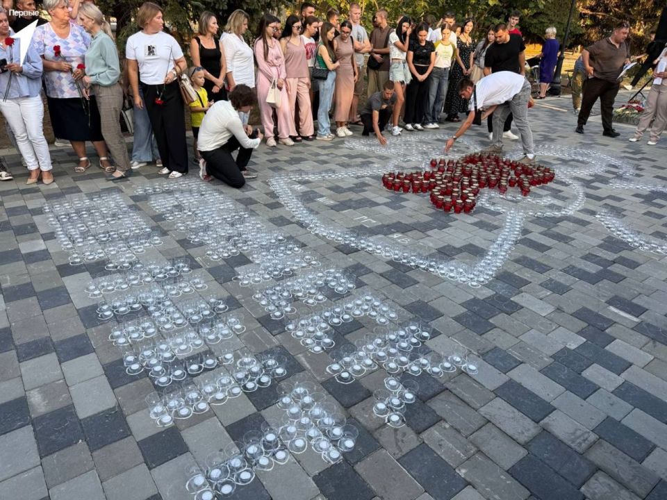 Первые приняли участие в акции «Свеча памяти» Первые приняли участие в акции «Свеча памяти»