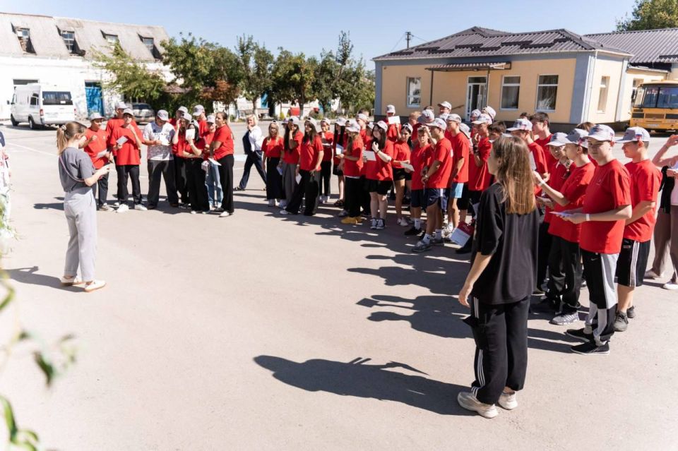 В Херсонской области открылась образовательная программа «Лидеры молодёжных мнений» В Херсонской области открылась образовательная программа «Лидеры молодёжных мнений»