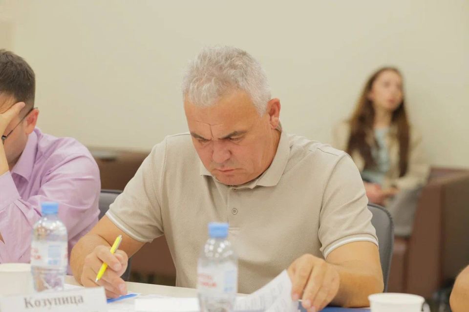 Марат Хуснуллин на совещании с региональными властями обсудил социально-экономическое развитие Херсонской области Марат Хуснуллин на совещании с региональными властями обсудил социально-экономическое развитие Херсонской области
