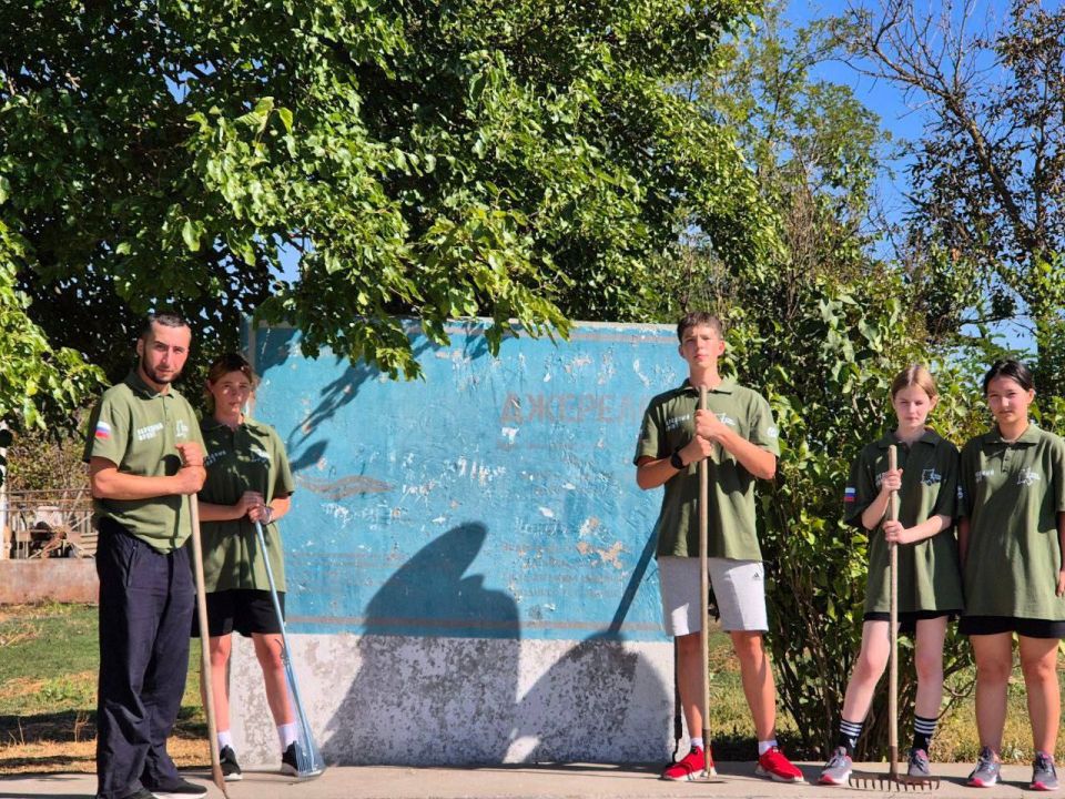 В Приморской школе Скадовского МО прошел трудовой десант! В Приморской школе Скадовского МО прошел трудовой десант!