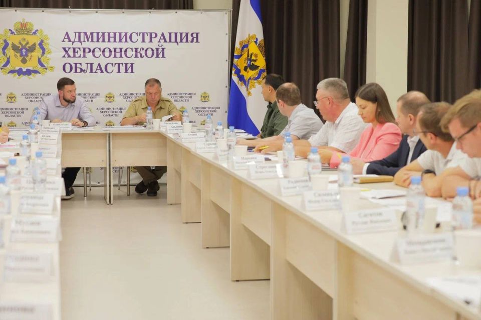 Марат Хуснуллин на совещании с региональными властями обсудил социально-экономическое развитие Херсонской области Марат Хуснуллин на совещании с региональными властями обсудил социально-экономическое развитие Херсонской области