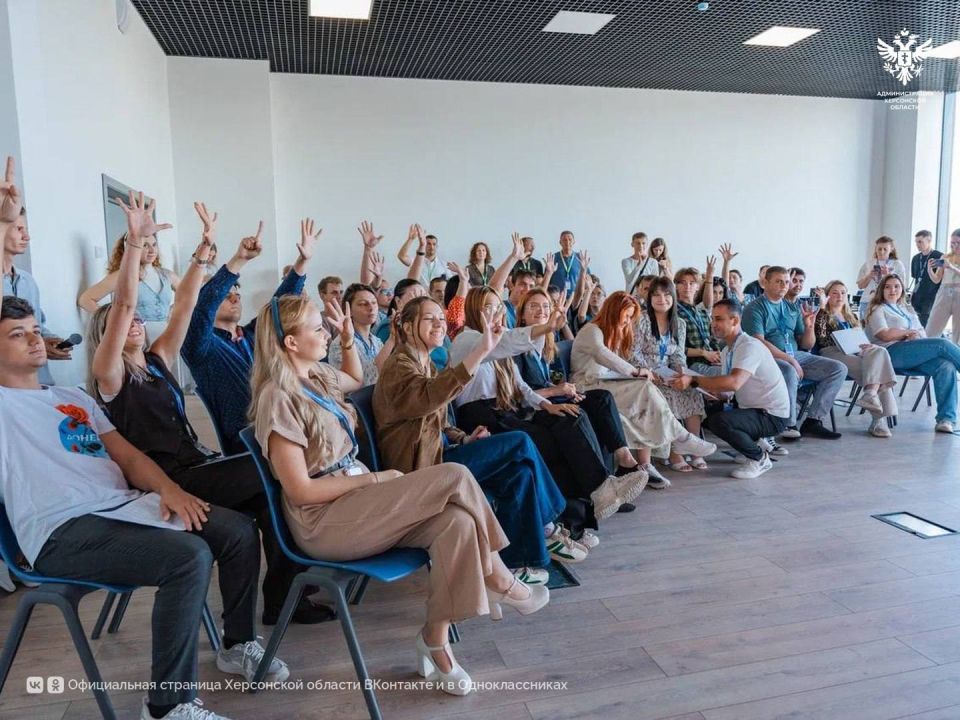 В «Счастливцево» прошла образовательная программа «Молодежь в культуре» В «Счастливцево» прошла образовательная программа «Молодежь в культуре»
