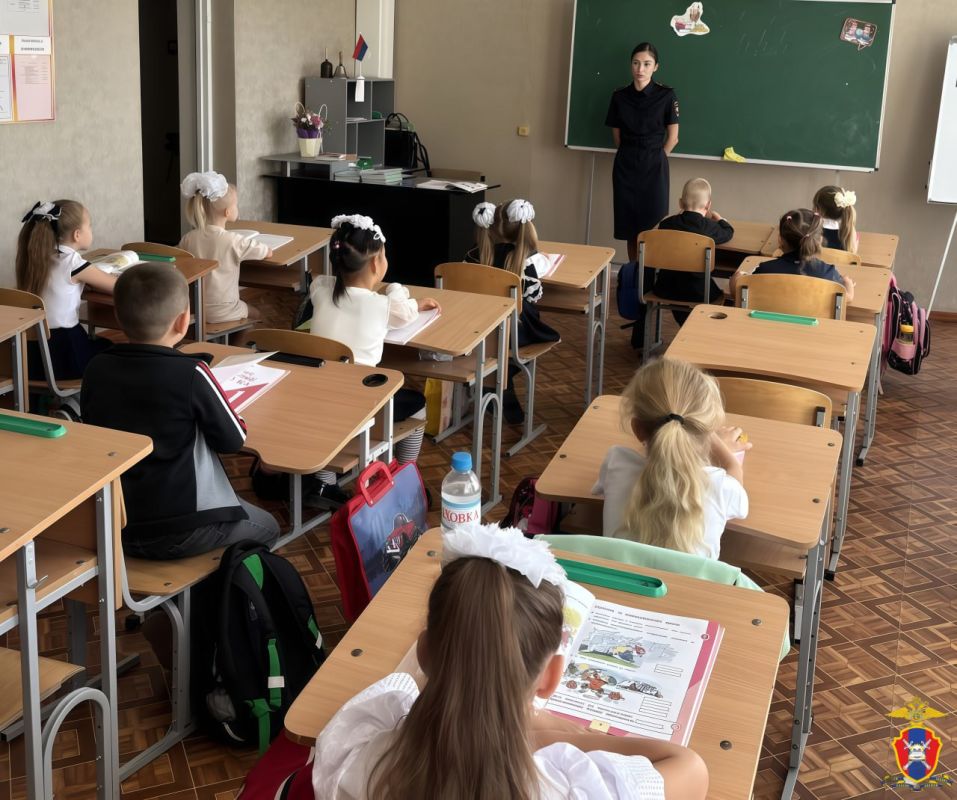 В Херсонской области сотрудники Госавтоинспекции провели занятие для школьников