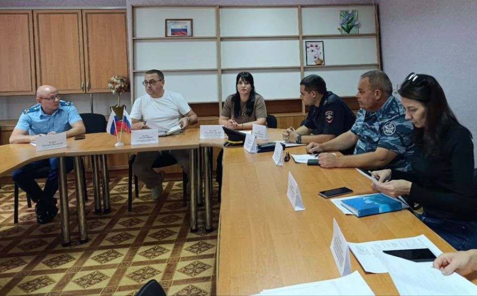 В Чаплинском муниципальном округе прошло очередное заседание комиссии по делам несовершеннолетних и защите их прав В Чаплинском муниципальном округе прошло очередное заседание комиссии по делам несовершеннолетних и защите их прав