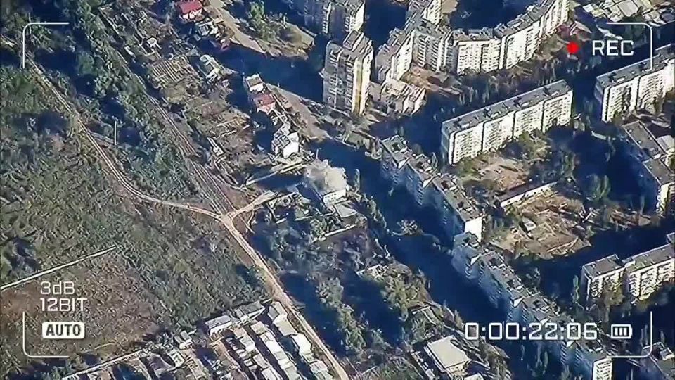 Район острова Корабел. Там наши ребята из артиллерии отрабатывают по полной, выносят все известные позиции, где враг скапливает личный состав и прячет технику