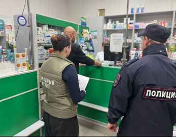 Предъявите рецепт. 10 сентября сотрудники отдела молодежной политики Генической администрации совместно с активистами Движения Первых, Молодёжки Народного фронта и представителями Антинаркотической комиссии Генического...