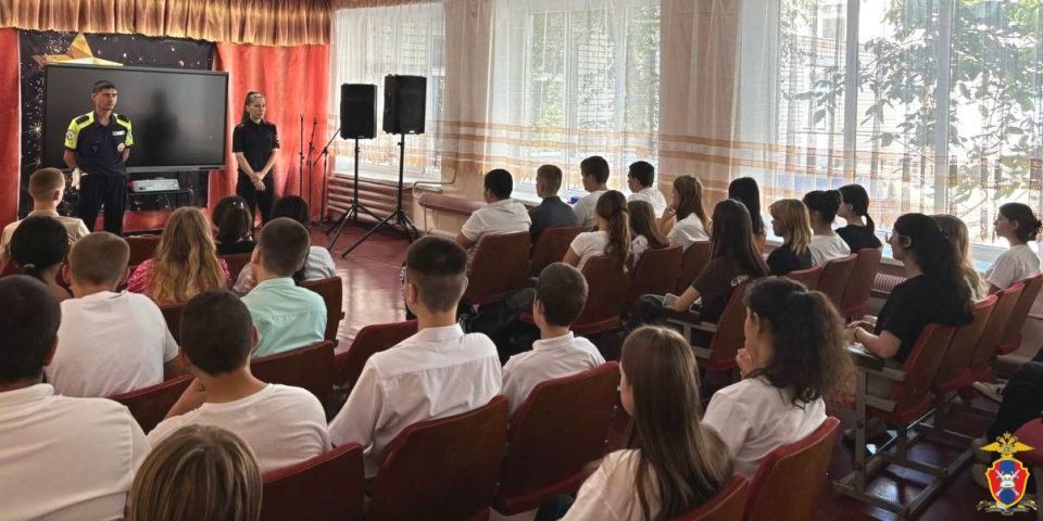 В Херсонской области сотрудники Госавтоинспекции провели профилактические занятия В Херсонской области сотрудники Госавтоинспекции провели профилактические занятия