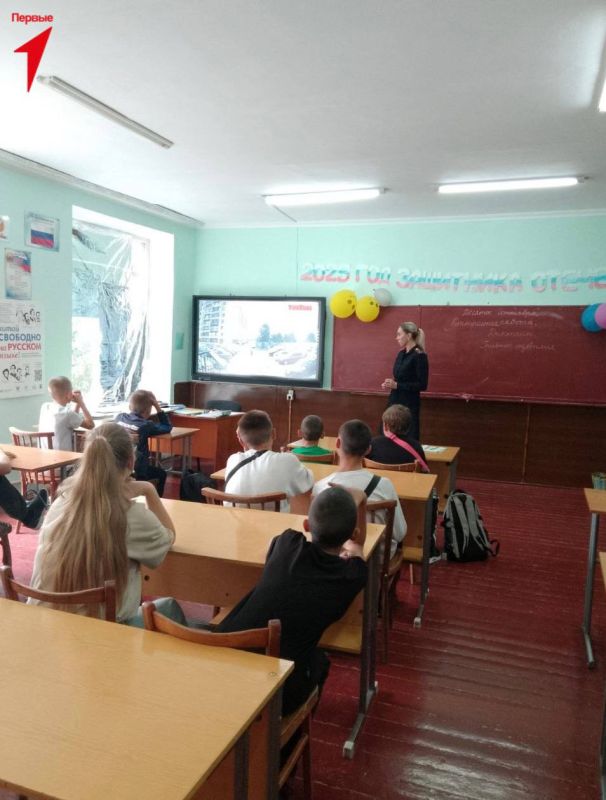 Первые повторили правила дорожного движения Первые повторили правила дорожного движения