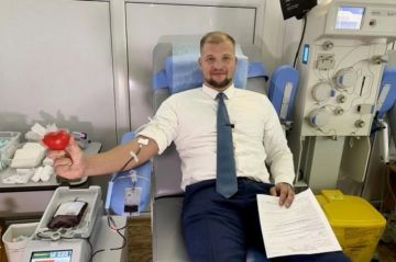 Сотрудник правительства Калининградской области в Крыму узнал о генетической совместимости с нуждающимся в пересадке костного мозга и спас жизнь младенцу