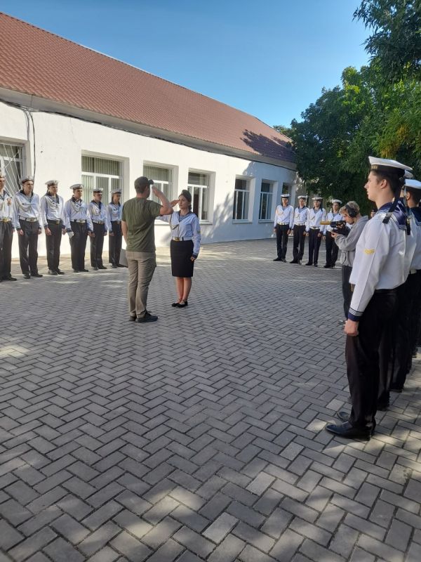 В Счастливцевской школе Генического района состоялась торжественная церемония посвящения в кадеты «Служу России!» В Счастливцевской школе Генического района состоялась торжественная церемония посвящения в кадеты «Служу России!»