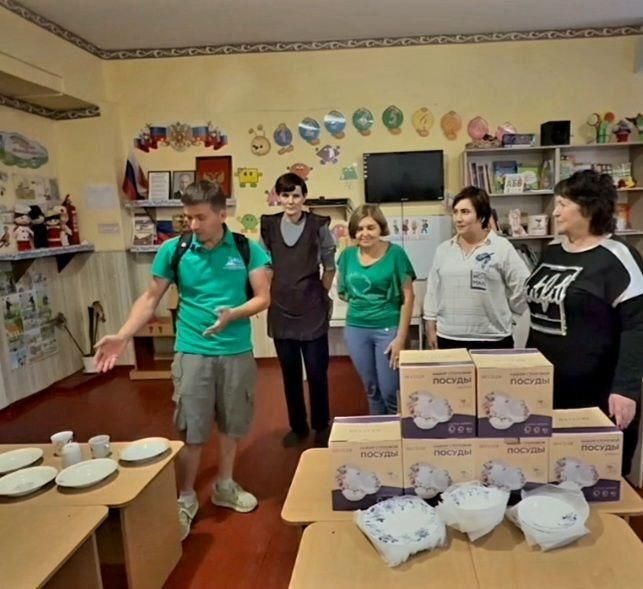 Ульяновцы передали новую партию гумпомощи воспитанникам детсада из Чаплынского муниципального округа Ульяновцы передали новую партию гумпомощи воспитанникам детсада из Чаплынского муниципального округа