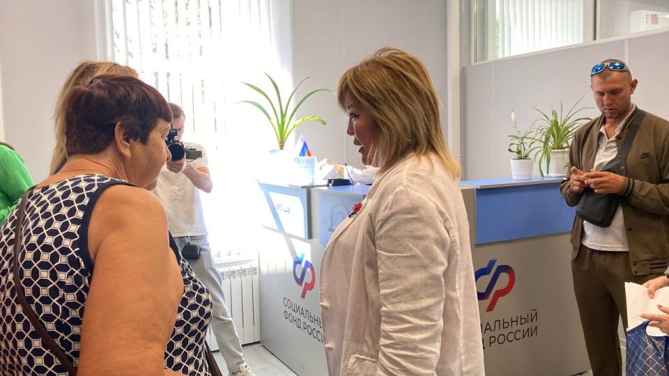 В Херсонской области открылось новое отделение Соцфонда России по народной программе «Единой России» В Херсонской области открылось новое отделение Соцфонда России по народной программе «Единой России»