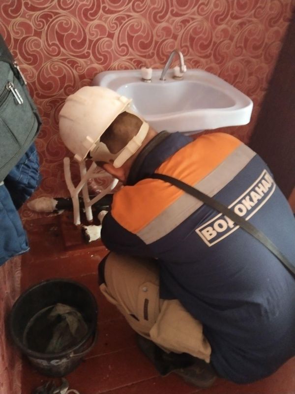 Рязанский водоканал отремонтировал сантехнику в Хлебодаровской школе Рязанский водоканал отремонтировал сантехнику в Хлебодаровской школе