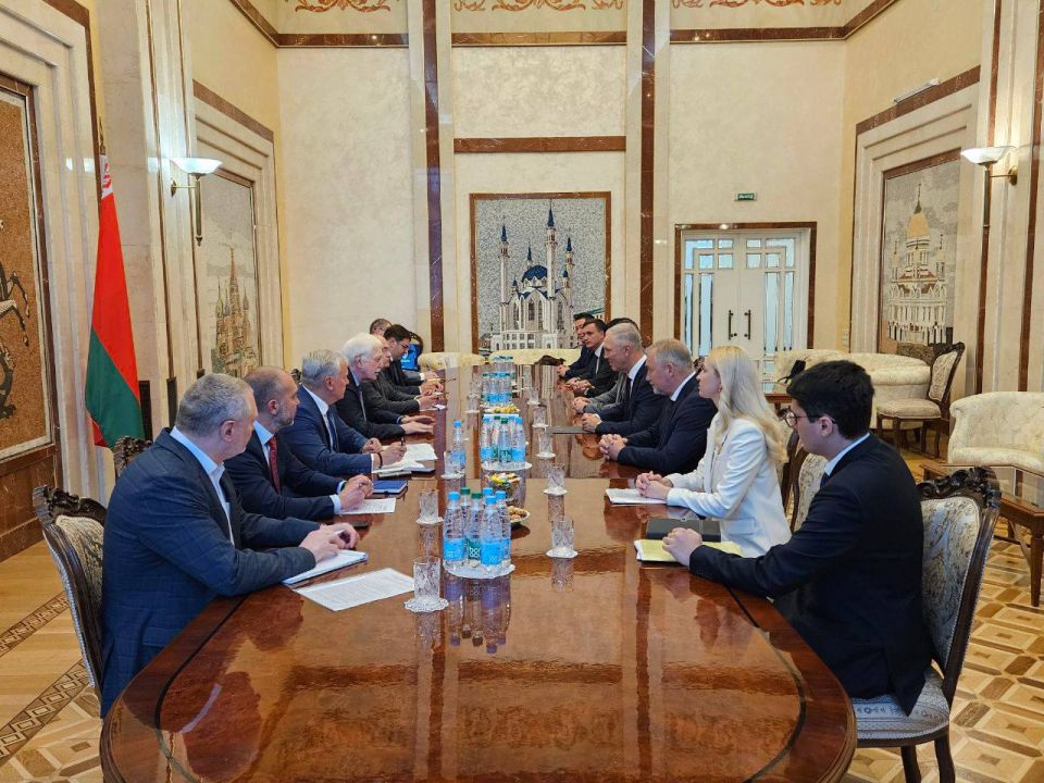 Сегодня в Минске прошла встреча Губернатора Херсонской области Владимира Сальдо и Чрезвычайного и Полномочного Посла России в Республике Беларусь Бориса Грызлова Сегодня в Минске прошла встреча Губернатора Херсонской области Владимира Сальдо и Чрезвычайного и Полномочного Посла России в Республике Беларусь Бориса Грызлова