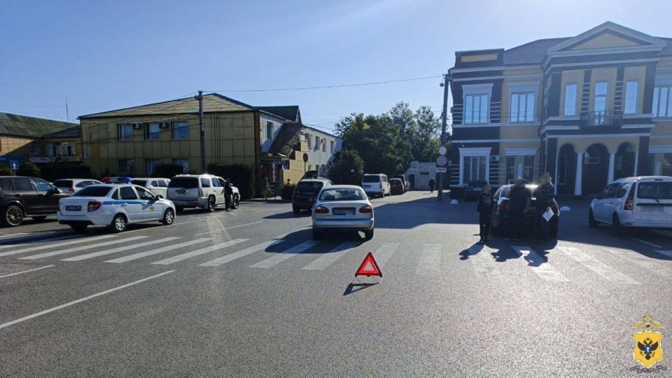 В Геническом округе полиция устанавливает обстоятельства ДТП с пострадавшей В Геническом округе полиция устанавливает обстоятельства ДТП с пострадавшей